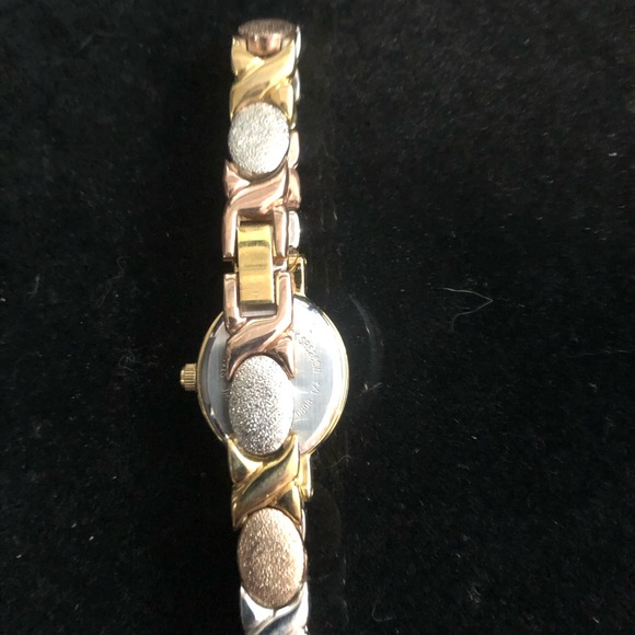 Avon watch - Picture 3 of 5